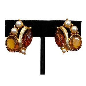 Beautiful Amber Brown Thermoset Vintage Clip on Earrings
